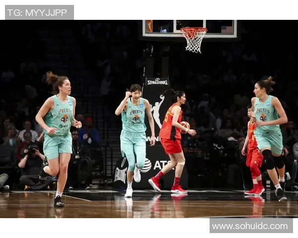 纽约自由人与亚特兰队的激烈对决展现女篮魅力与实力的巅峰较量